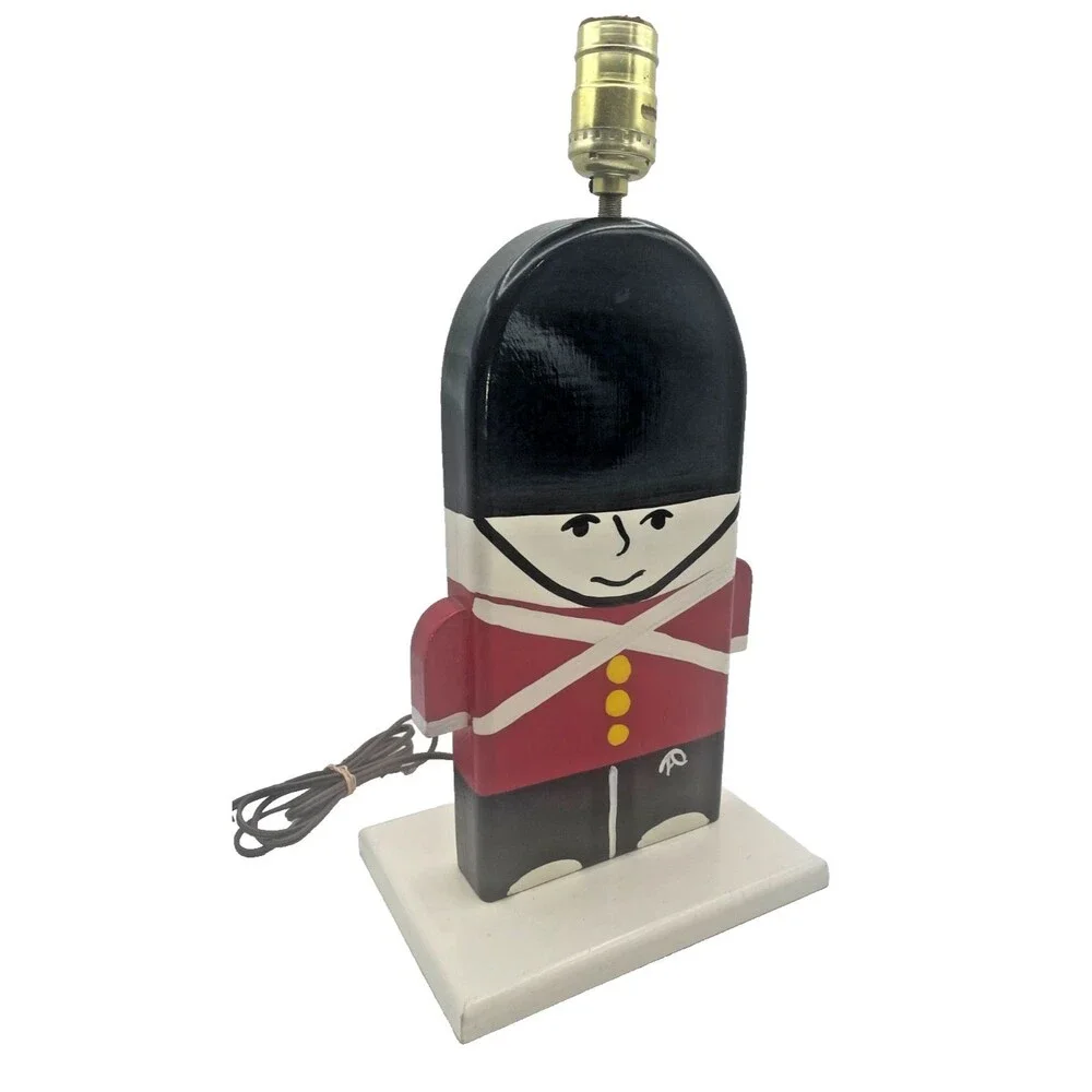 Handmade Vintage Buckingham Palace Royal Guard Table Lamp 15